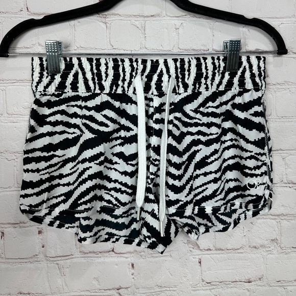 Op Ocean Pacific Women’s Black‎ White Elastic Waist Pull On Shorts Beach Pool S - Picture 1 of 4
